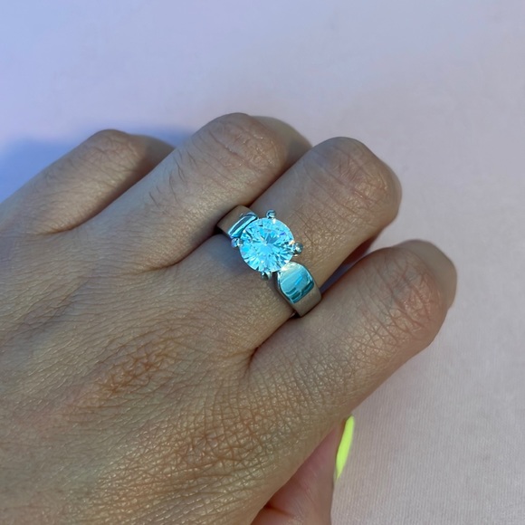 Gorgeous Promise Silver with white crystal Ring Sz 6.75 - Picture 2 of 8